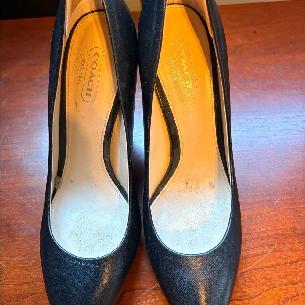 Coach pumps size 6.5 - Picture 5 of 7